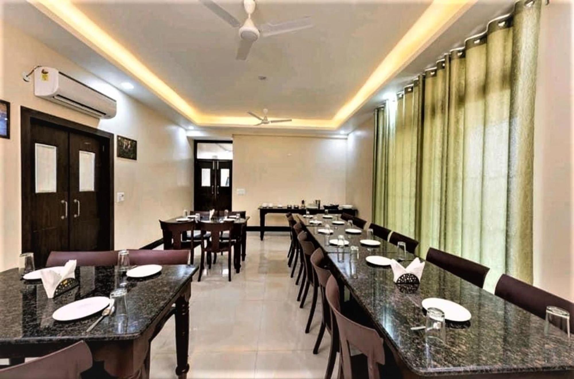 Hotel Ravi Residency Bharatpur Εξωτερικό φωτογραφία